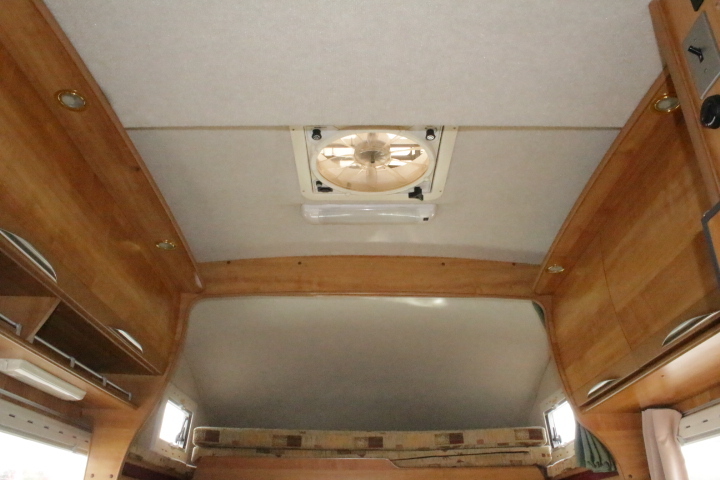 キャンピングカー キャブコン ｶﾑﾛｰﾄﾞ ﾊﾞﾝﾃｯｸ ｼﾞﾙ　FF　冷蔵庫　ﾎﾞｲﾗｰ