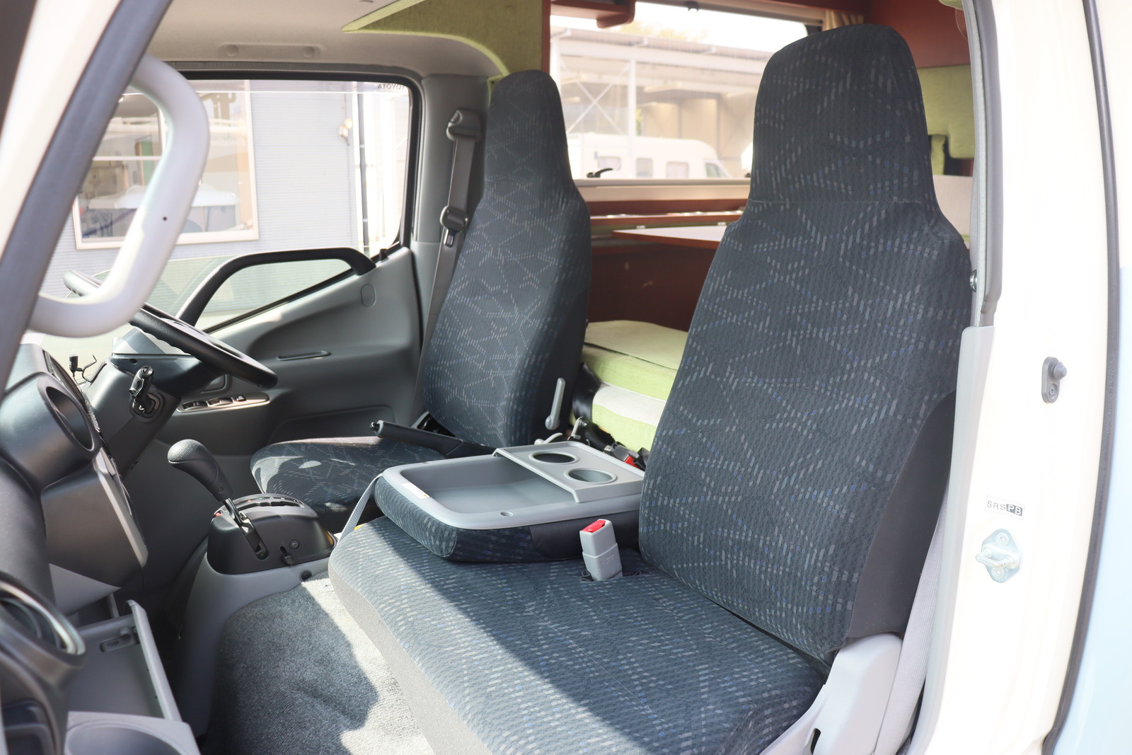 キャンピングカー キャブコン ｶﾑﾛｰﾄﾞ ﾅｯﾂRV ｸﾚｱ5.3Z ｴﾎﾞﾘｭｰｼｮﾝ