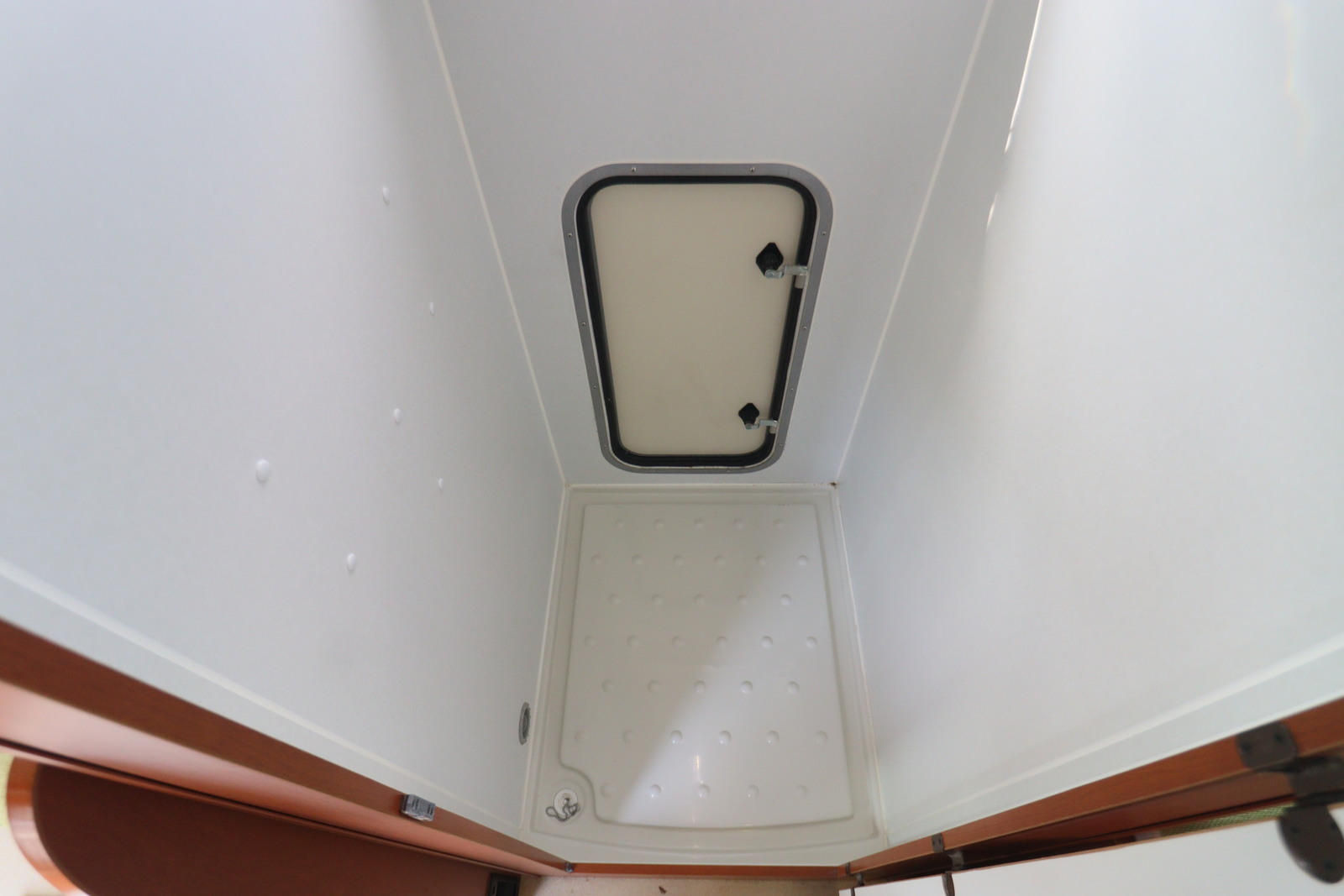 キャンピングカー キャブコン ｶﾑﾛｰﾄﾞ ﾅｯﾂRV ｸﾚｱ5.3Z ｴﾎﾞﾘｭｰｼｮﾝ