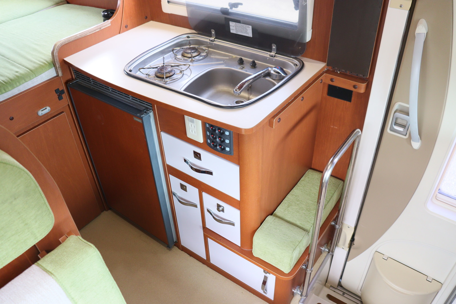 キャンピングカー キャブコン ｶﾑﾛｰﾄﾞ ﾅｯﾂRV ｸﾚｱ5.3Z ｴﾎﾞﾘｭｰｼｮﾝ