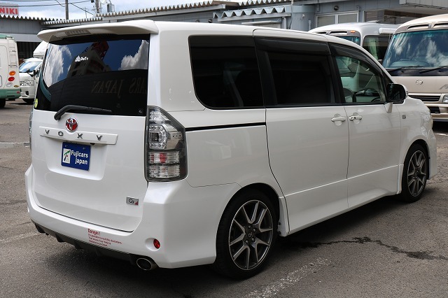 キャンピングカー バンコン ｳﾞｫｸｼｰZS　Gs ｱｳﾄﾌﾟﾗｽ製　事務室車登録