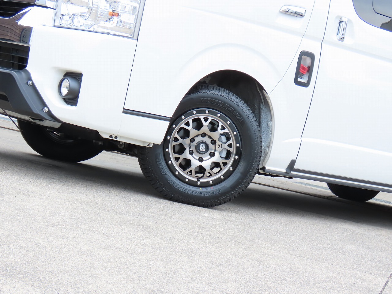 キャンピングカー バンコン ﾊｲｴｰｽ ﾎﾜｲﾄﾊｳｽ ｺﾝﾊﾟｽﾄﾞﾙｸ 4WD
