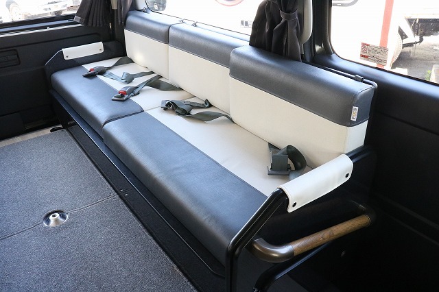 キャンピングカー バンコン ﾊｲｴｰｽ FOCS DSﾌﾟﾚﾐｱﾑ 4WD