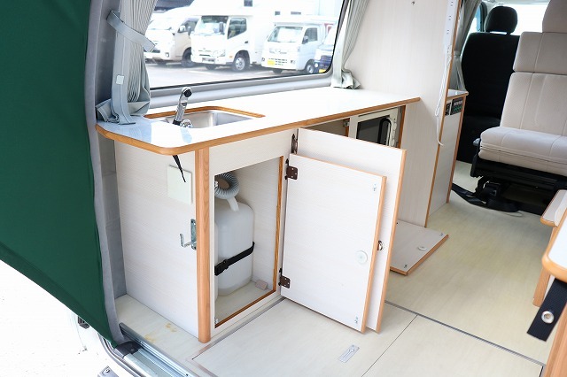 キャンピングカー バンコン ﾊｲｴｰｽ OMC ﾂｱｰｽﾞﾜｲﾄﾞ 4WD　DCｸｰﾗｰ