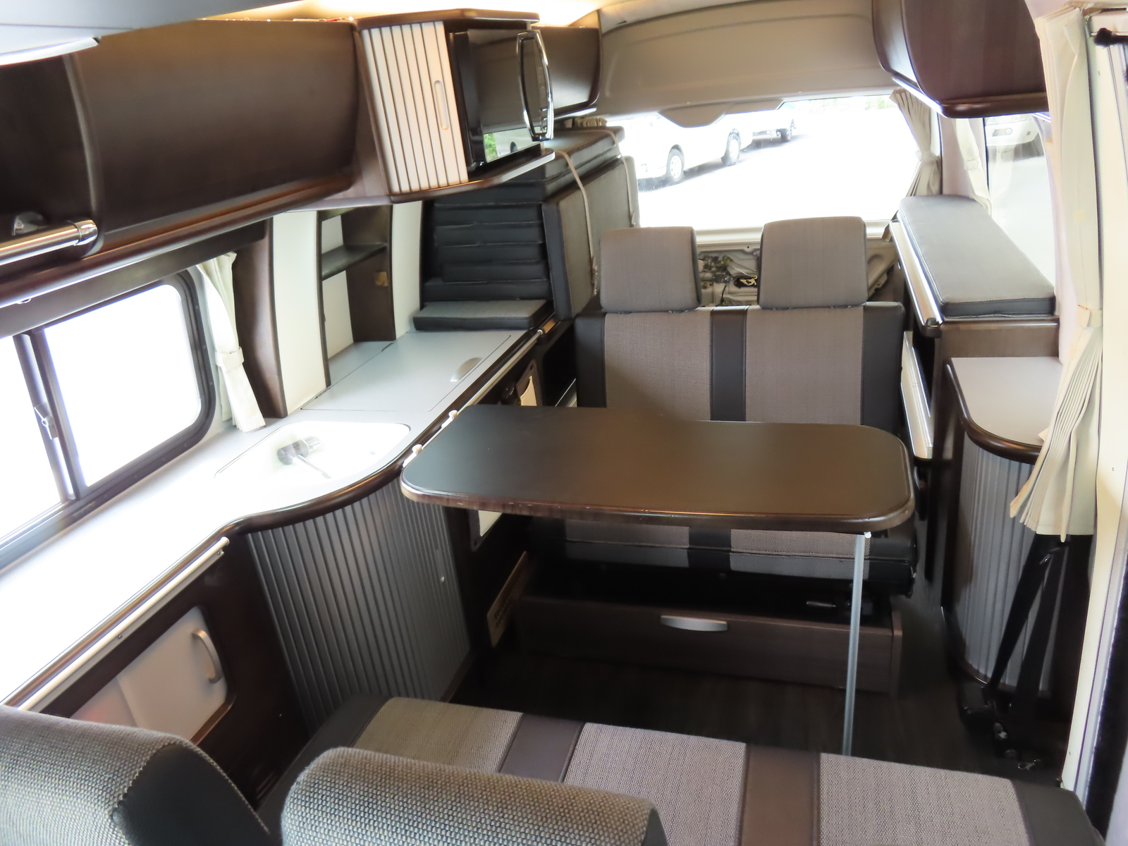 キャンピングカー バンコン ﾊｲｴｰｽ ﾎﾜｲﾄﾊｳｽ ｺﾝﾊﾟｽﾄﾞﾙｸ