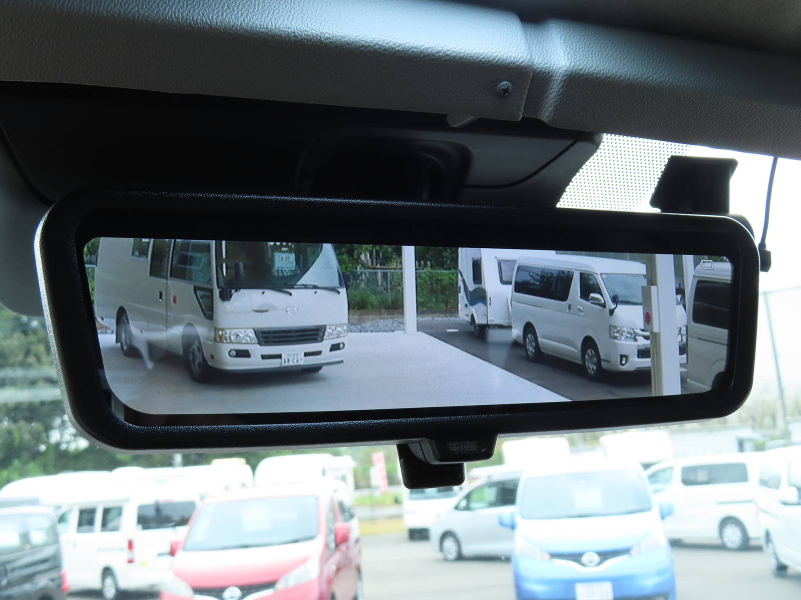 キャンピングカー バンコン ﾊｲｴｰｽ ﾎﾜｲﾄﾊｳｽ ｺﾝﾊﾟｽﾄﾞﾙｸ