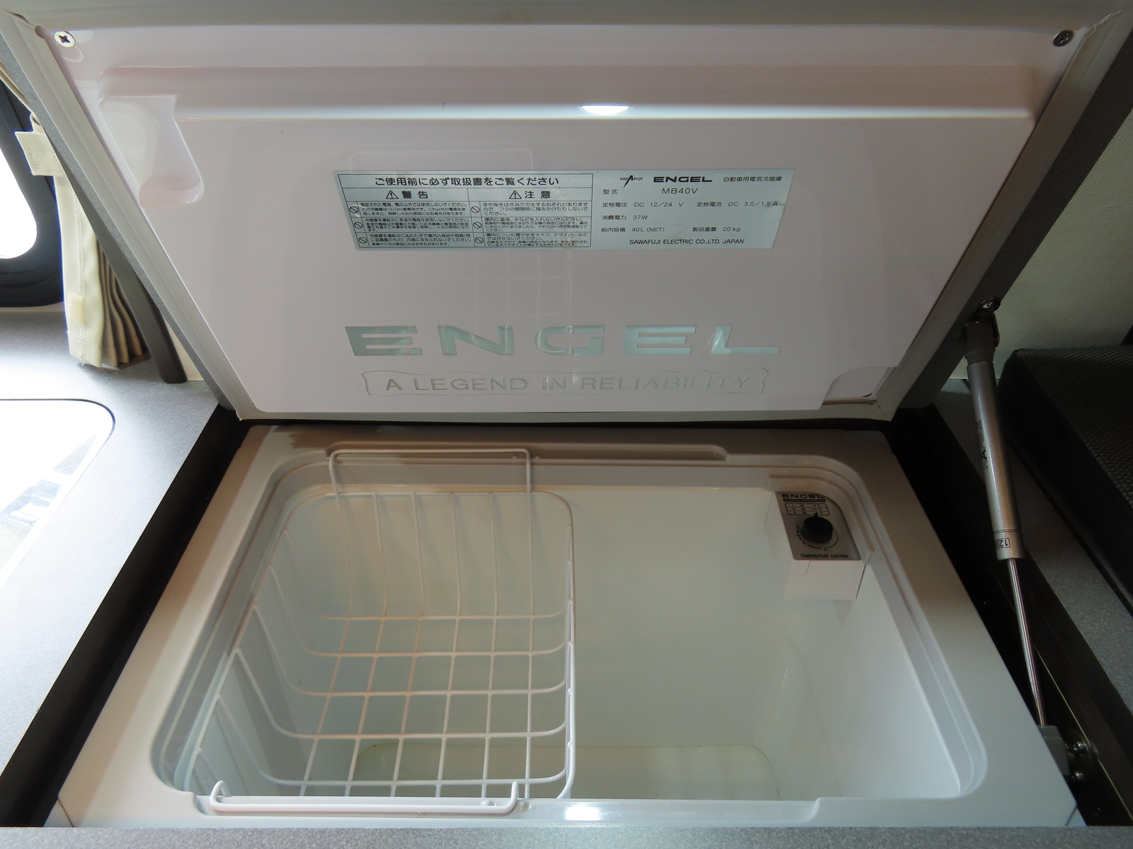 キャンピングカー バンコン ﾊｲｴｰｽ ﾎﾜｲﾄﾊｳｽ ｺﾝﾊﾟｽﾄﾞﾙｸ