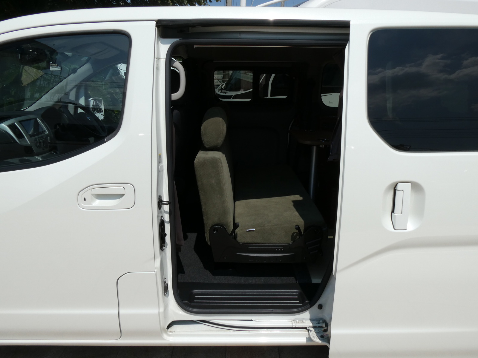 キャンピングカー バンコン NV200ﾊﾞﾈｯﾄ FOCS ﾙｿ