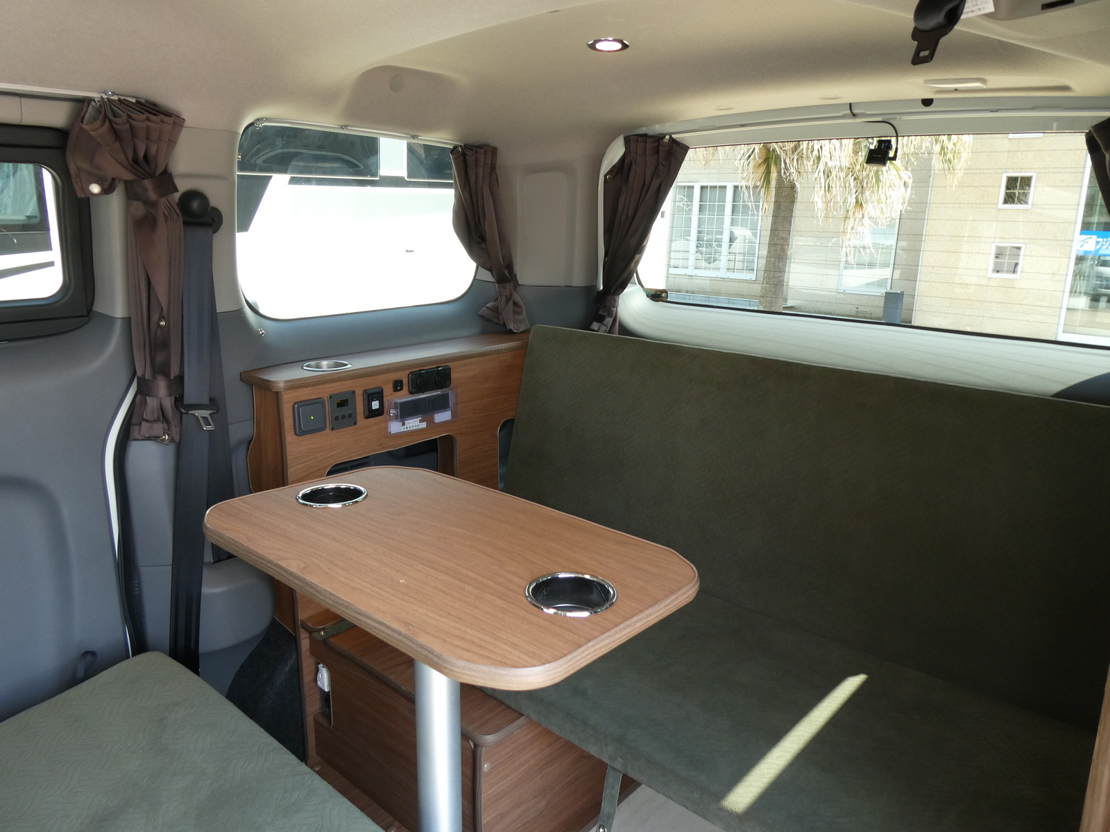 キャンピングカー バンコン NV200ﾊﾞﾈｯﾄ FOCS ﾙｿ