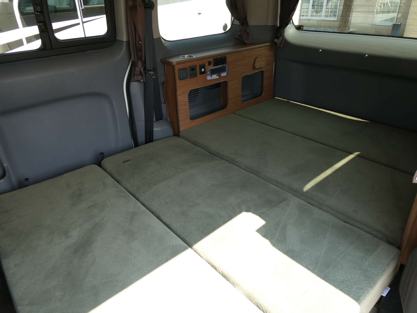 キャンピングカー バンコン NV200ﾊﾞﾈｯﾄ FOCS ﾙｿ
