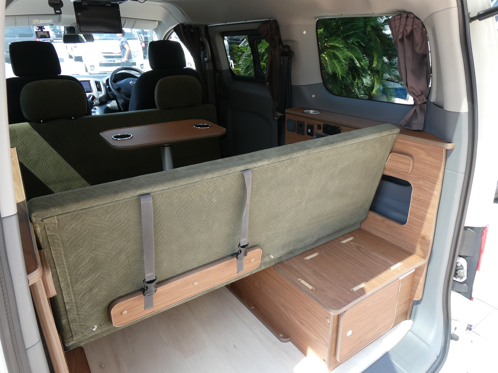 キャンピングカー バンコン NV200ﾊﾞﾈｯﾄ FOCS ﾙｿ