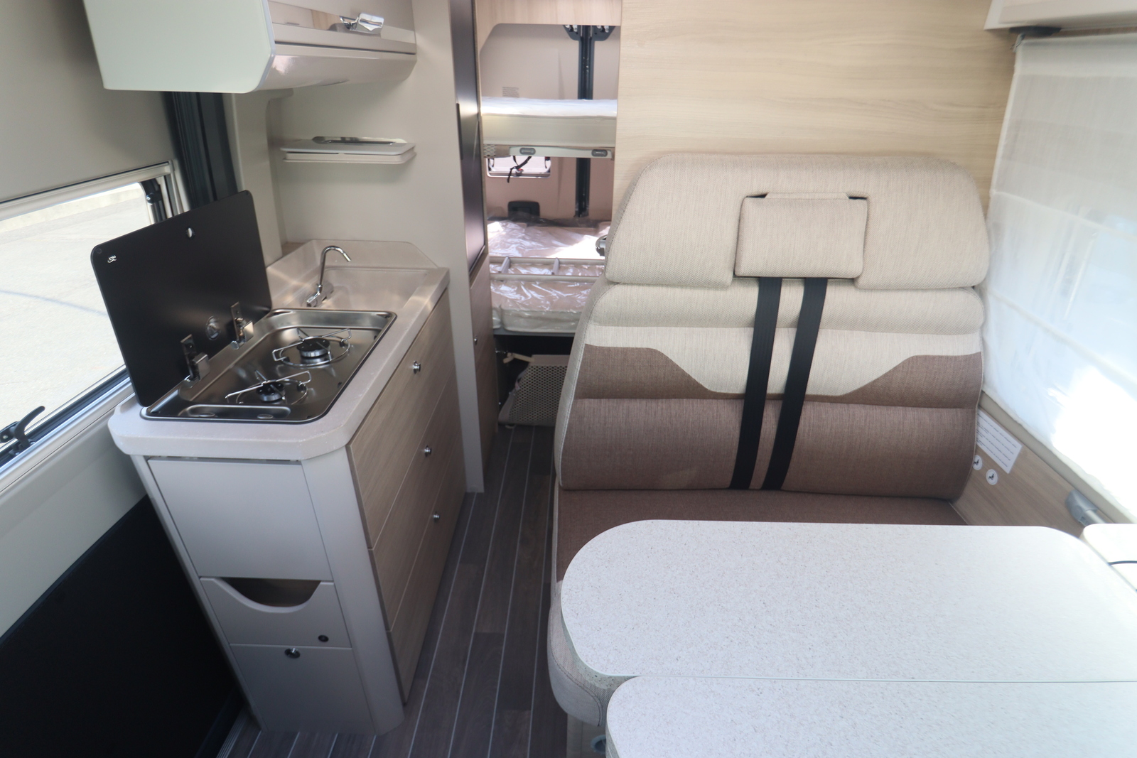 キャンピングカー バンコン ﾃﾞｭｶﾄ ﾛｰﾗｰﾁｰﾑ ﾘﾋﾞﾝｸﾞｽﾄｰﾝ5 新車