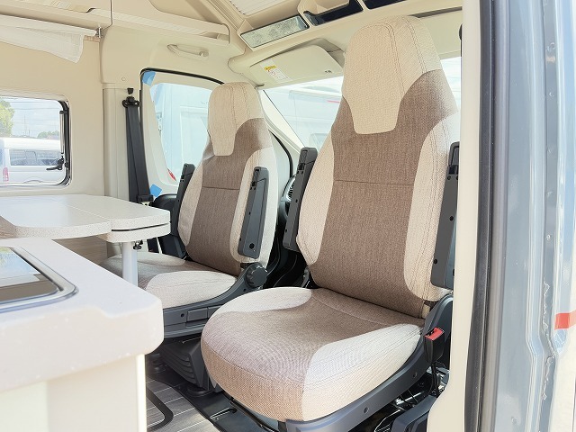 キャンピングカー デュカト ﾛｰﾗｰﾁｰﾑ　ﾘﾋﾞﾝｸﾞｽﾄｰﾝKJ　新車即納