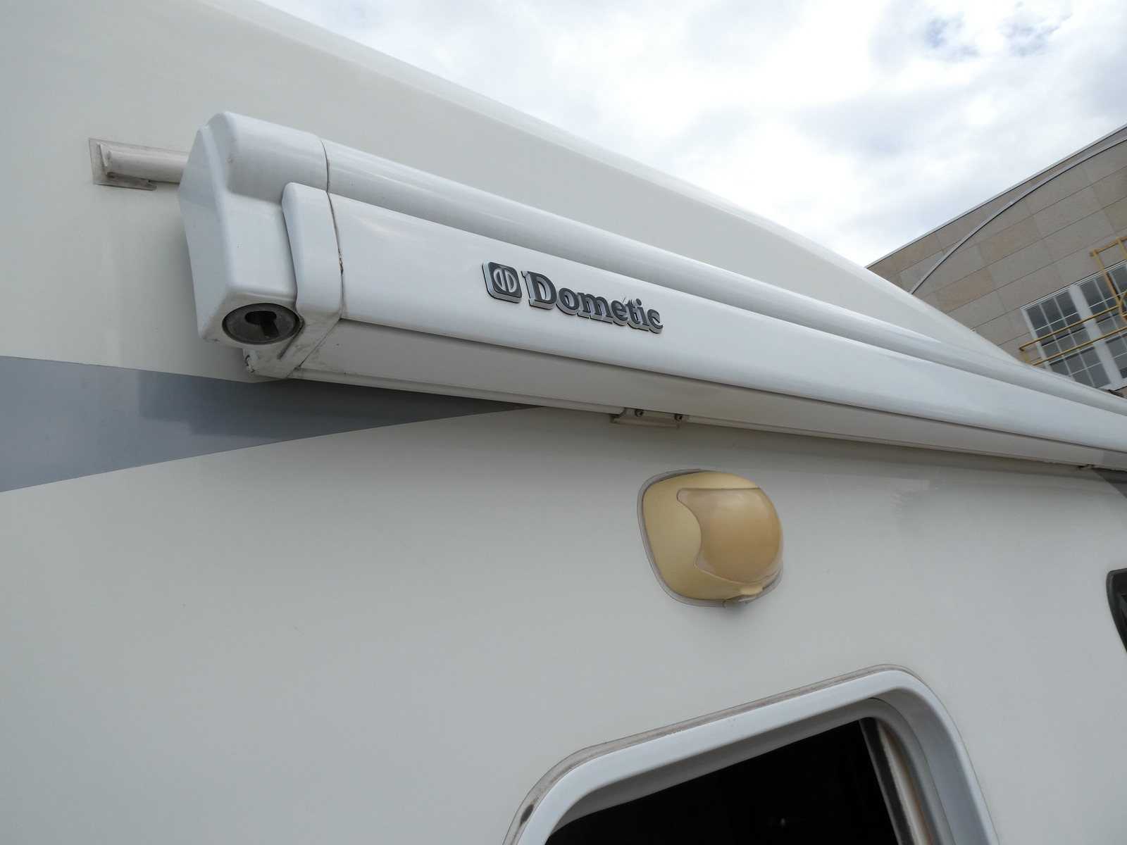 キャンピングカー キャブコン ﾅｯﾂRV ｸﾚｿﾝﾎﾞﾔｰｼﾞｭW　新品家庭用ｴｱｺﾝ