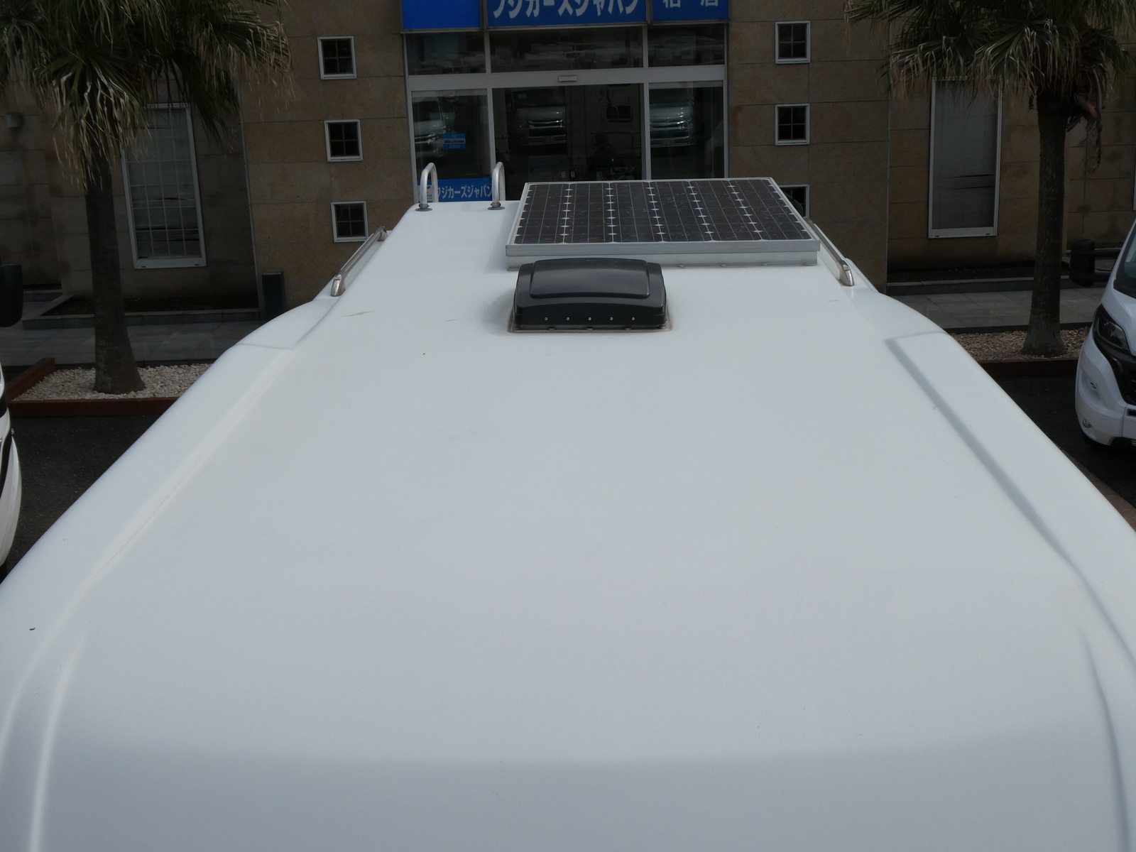 キャンピングカー キャブコン ﾅｯﾂRV ｸﾚｿﾝﾎﾞﾔｰｼﾞｭW　新品家庭用ｴｱｺﾝ