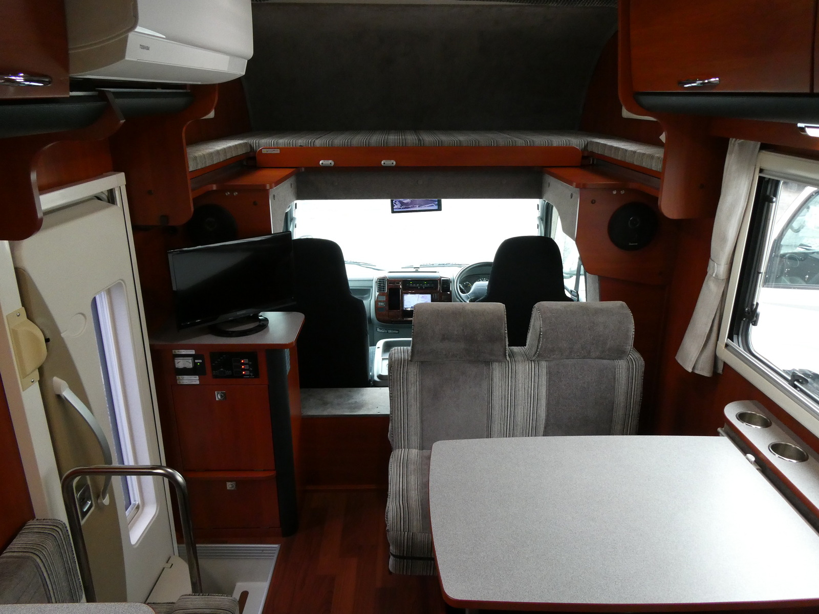 キャンピングカー キャブコン ﾅｯﾂRV ｸﾚｿﾝﾎﾞﾔｰｼﾞｭW　新品家庭用ｴｱｺﾝ