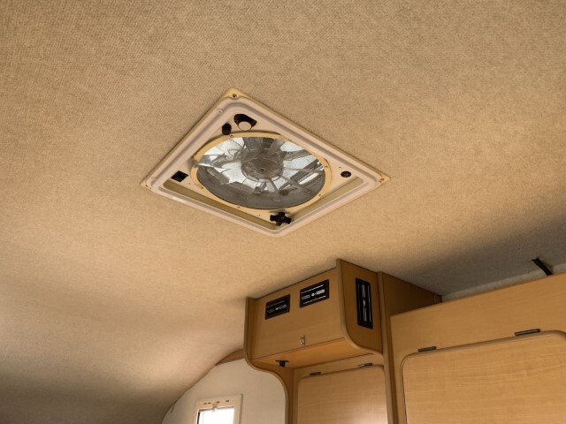 キャンピングカー キャブコン ﾊﾞﾝﾃｯｸ ｱﾄﾑ FFﾋｰﾀｰ 電子ﾚﾝｼﾞ 冷蔵庫