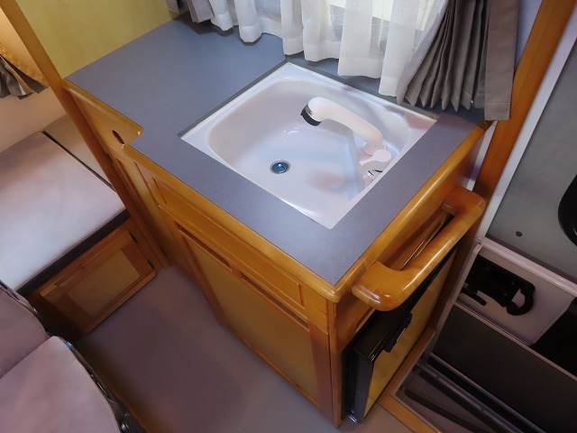 キャンピングカー キャブコン ﾎﾞﾝｺﾞ AtoZ ｱﾐﾃｨ 冷蔵庫 Wﾀｲﾔ 1ｵｰﾅｰ