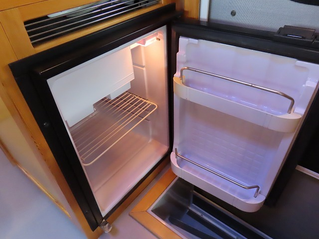 キャンピングカー キャブコン ﾎﾞﾝｺﾞ AtoZ ｱﾐﾃｨ 冷蔵庫 Wﾀｲﾔ 1ｵｰﾅｰ