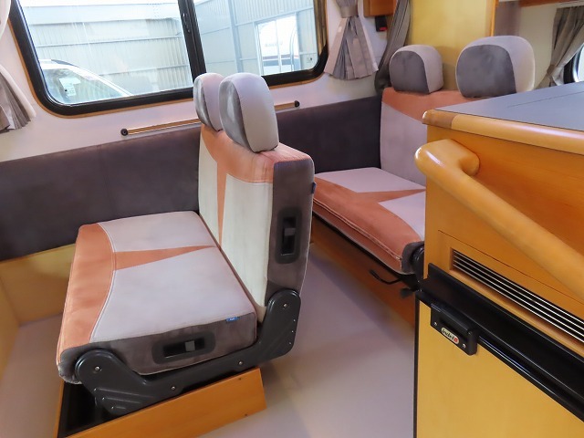 キャンピングカー キャブコン ﾎﾞﾝｺﾞ AtoZ ｱﾐﾃｨ 冷蔵庫 Wﾀｲﾔ 1ｵｰﾅｰ