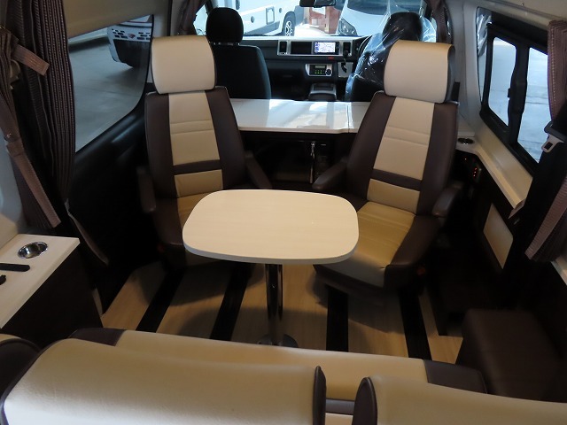 キャンピングカー バンコン ﾊｲｴｰｽRVﾗﾝﾄﾞ ﾗﾝﾄﾞﾜｺﾞﾝﾌﾞﾘｽ 家ｴｱｺﾝ