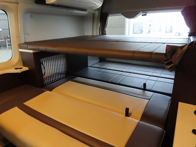 キャンピングカー バンコン ﾊｲｴｰｽRVﾗﾝﾄﾞ ﾗﾝﾄﾞﾜｺﾞﾝﾌﾞﾘｽ 家ｴｱｺﾝ