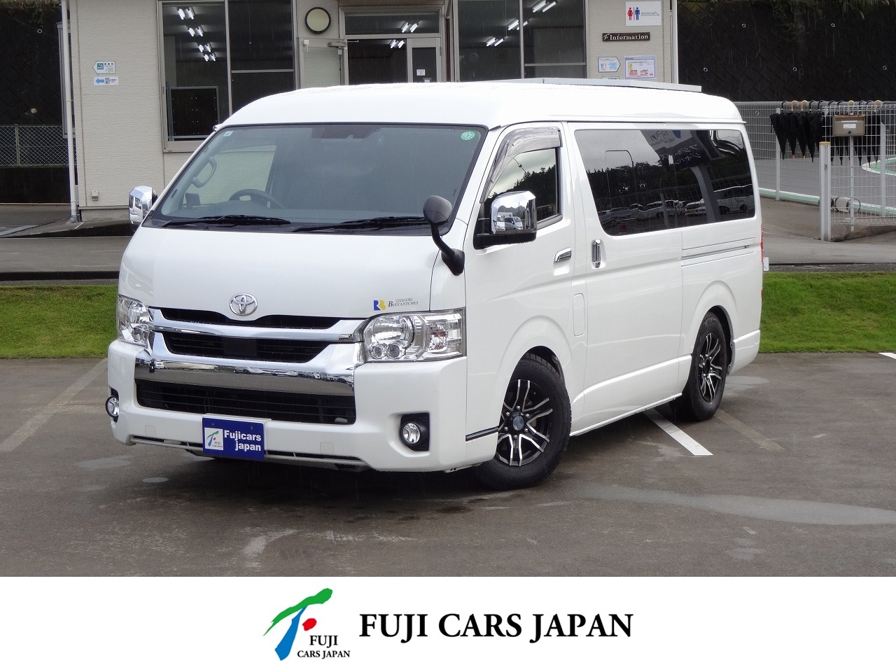 キャンピングカー バンコン ハイエース リンエイバカンチェスプライベート FF暖房