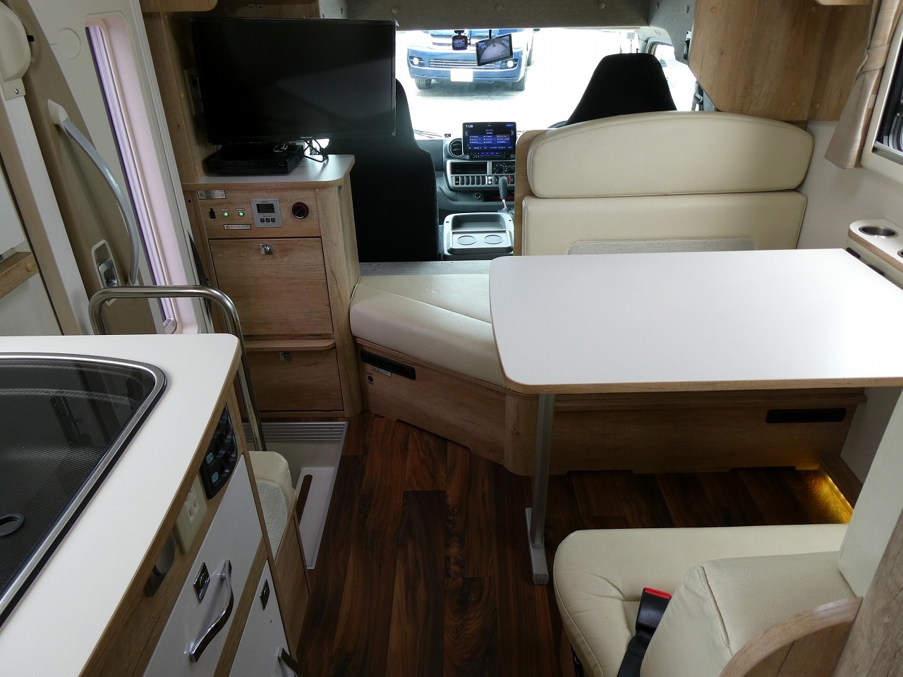 キャンピングカー キャブコン ﾅｯﾂRV ｸﾚｱ5.3Xｴﾎﾞﾘｭｰｼｮﾝ ﾘﾔWﾀｲﾔ