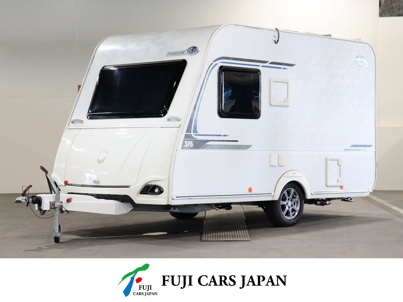 キャンピングカー トレーラー トリガノ エメロード376V　けん引免許不要