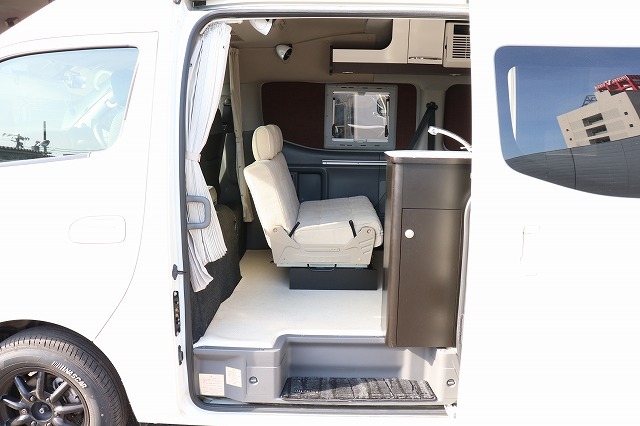 キャンピングカー バンコン NV350ｷｬﾗﾊﾞﾝ ﾄｲﾌｧｸﾄﾘｰGT 4WD
