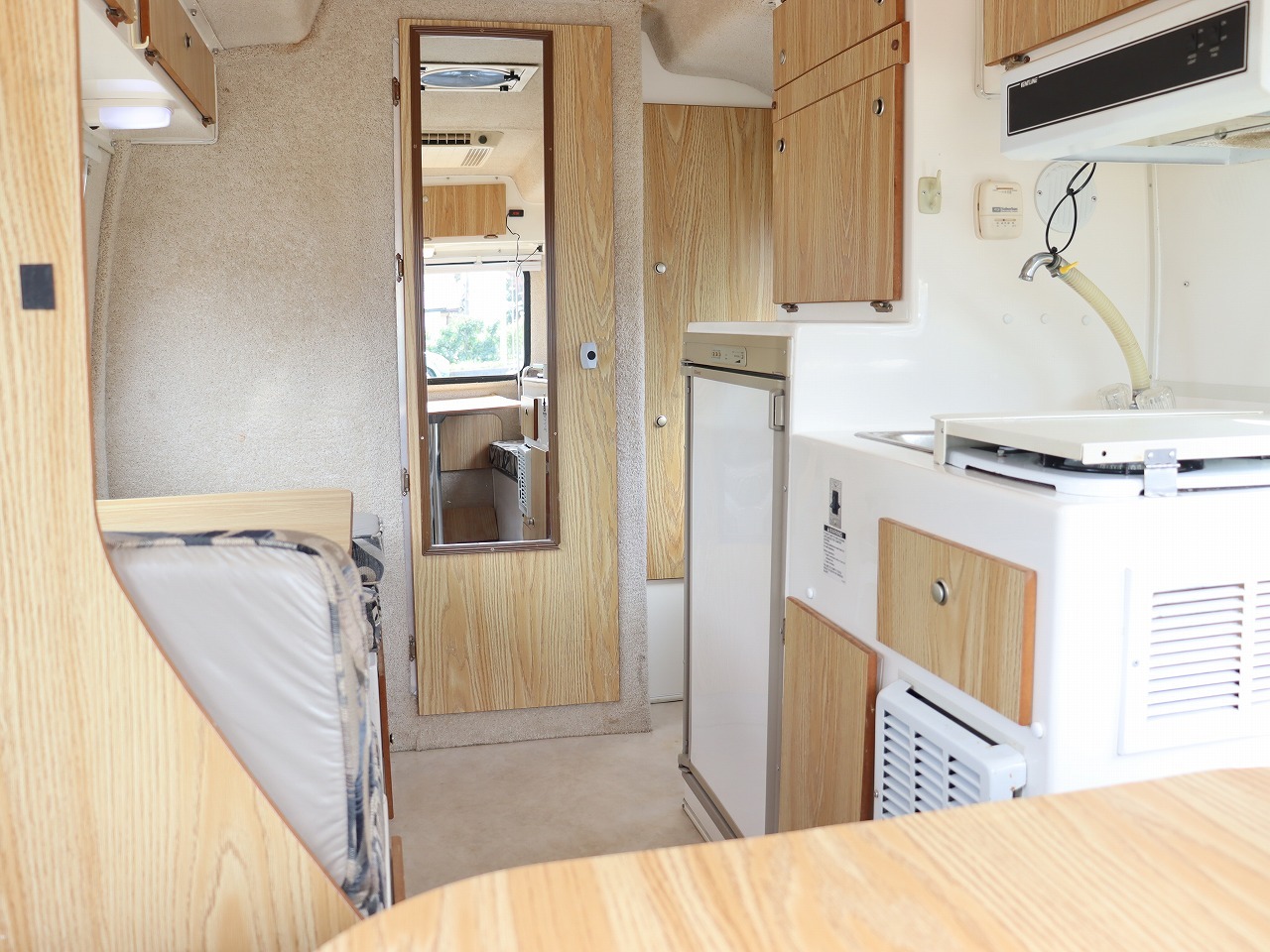 キャンピングカー トレーラー ｶｼｰﾀ ﾃｷｻｽ ﾛﾃﾞｵ 17ft　ﾙｰﾌｸｰﾗｰ