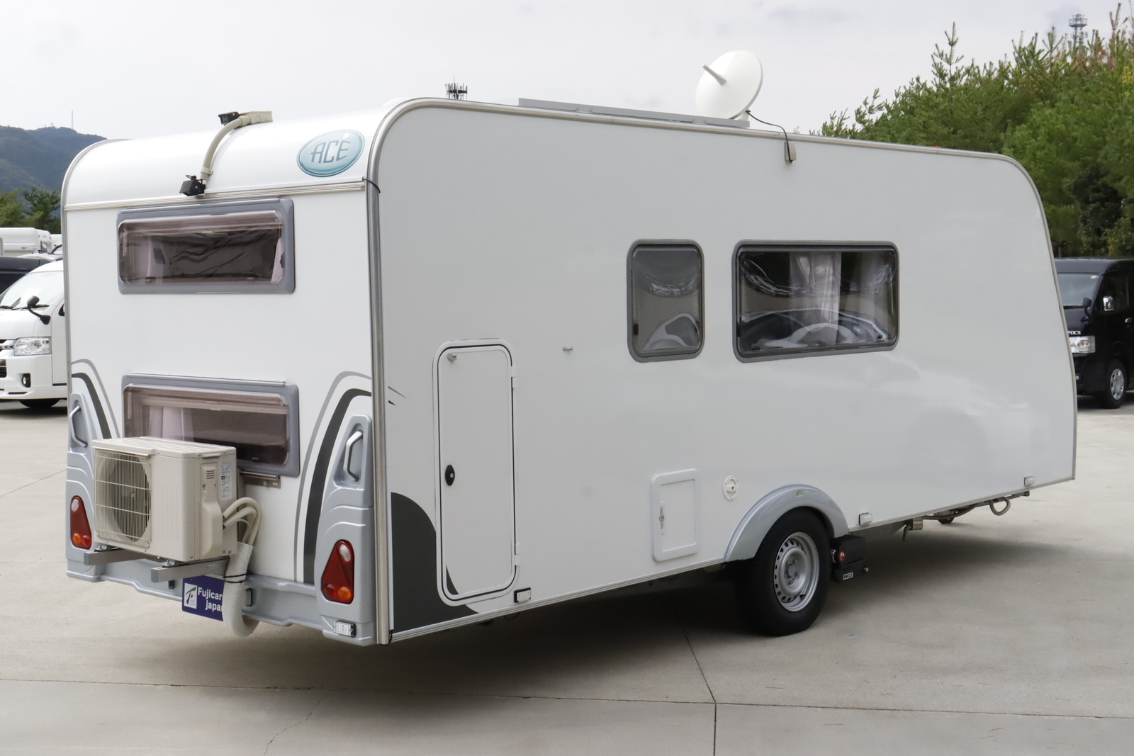 キャンピングカー トレーラー ｴｰｽｷｬﾗﾊﾞﾝ ｴｰｽ510CDL 家庭用ｴｱｺﾝ