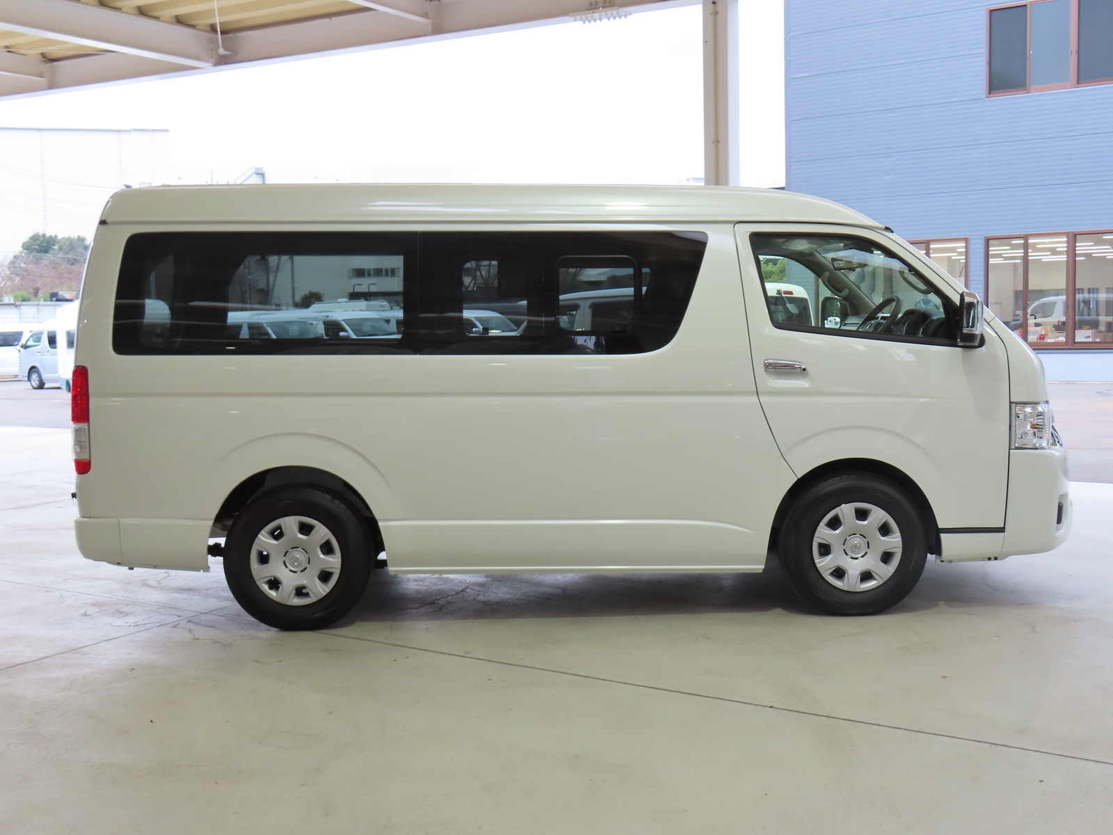 キャンピングカー バンコン ﾊｲｴｰｽ FOCS FIKA 展示車 新規ｵｰﾀﾞｰ受付中