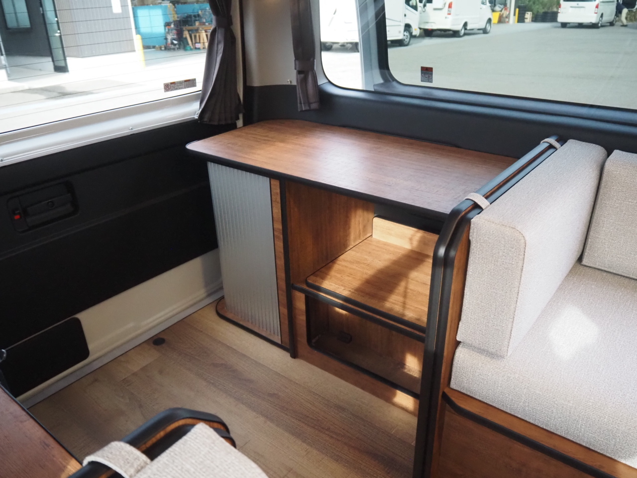 キャンピングカー ハイエース FOCS DSｰFｽﾀｲﾙ 展示車　新規ｵｰﾀﾞｰ受付中