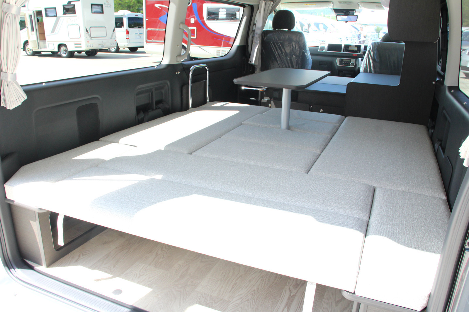 キャンピングカー バンコン ﾊｲｴｰｽ FOCS FIKA 展示車 新規ｵｰﾀﾞｰ受付中