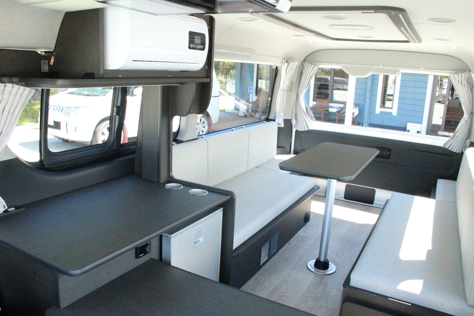 キャンピングカー バンコン ﾊｲｴｰｽ FOCS FIKA 展示車 新規ｵｰﾀﾞｰ受付中