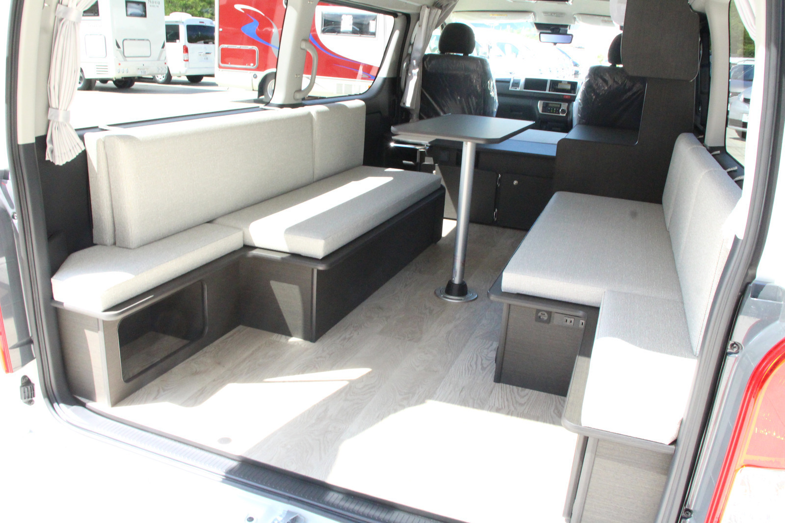 キャンピングカー バンコン ﾊｲｴｰｽ FOCS FIKA 展示車 新規ｵｰﾀﾞｰ受付中