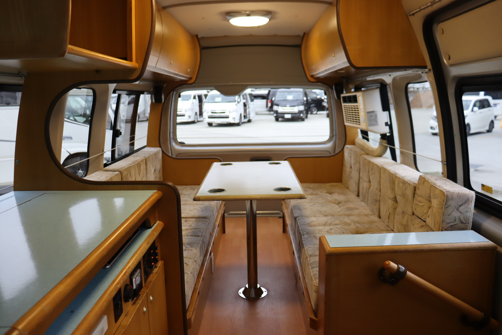 キャンピングカー バンコン ﾊｲｴｰｽ ﾅｯﾂRV ﾍﾟｱ 4WD