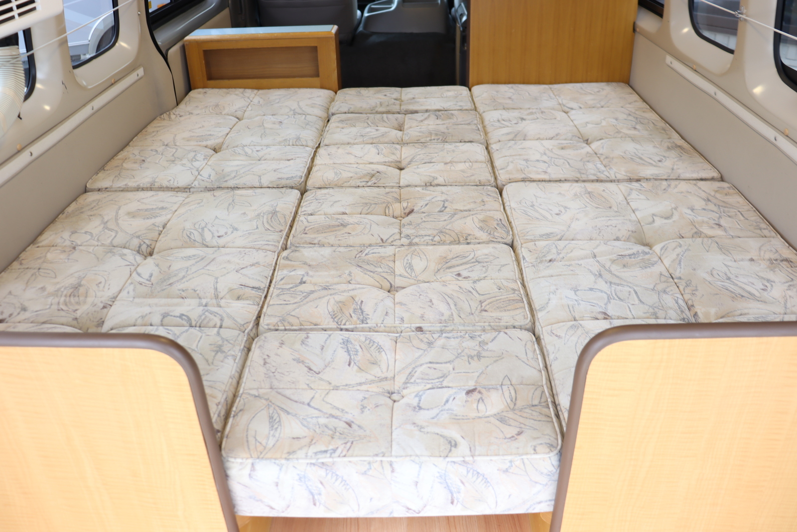 キャンピングカー バンコン ﾊｲｴｰｽ ﾅｯﾂRV ﾍﾟｱ 4WD