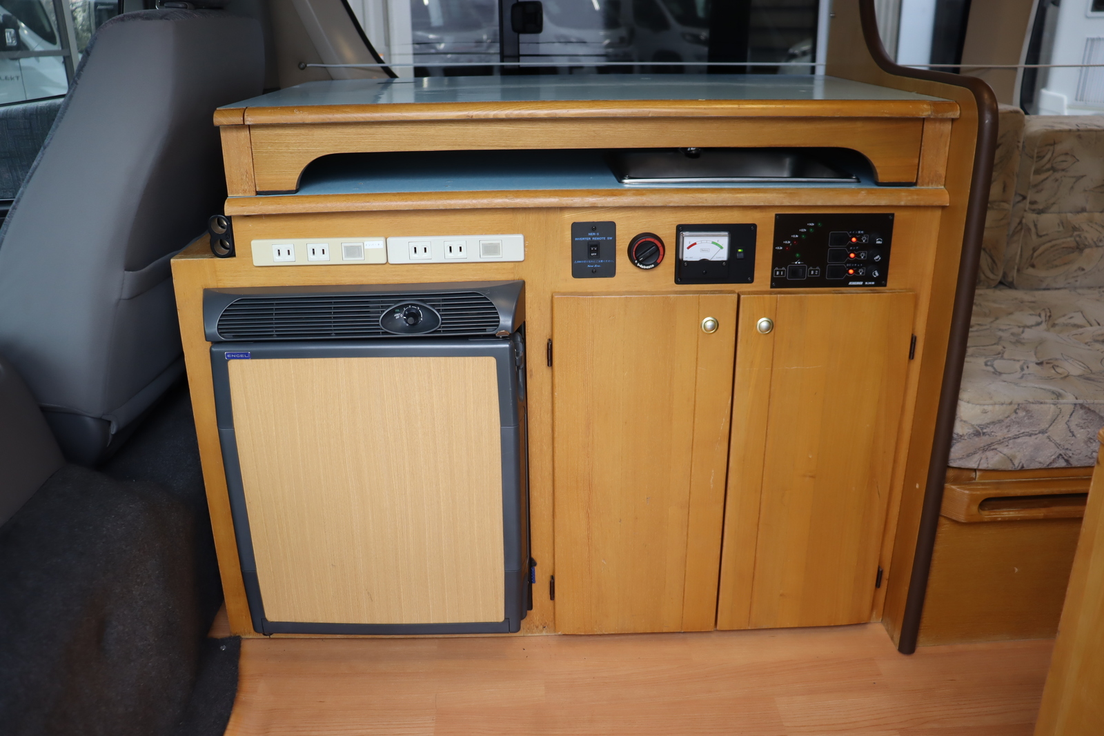 キャンピングカー バンコン ﾊｲｴｰｽ ﾅｯﾂRV ﾍﾟｱ 4WD