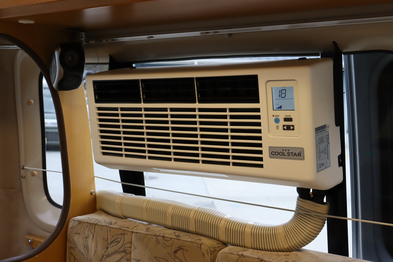 キャンピングカー バンコン ﾊｲｴｰｽ ﾅｯﾂRV ﾍﾟｱ 4WD