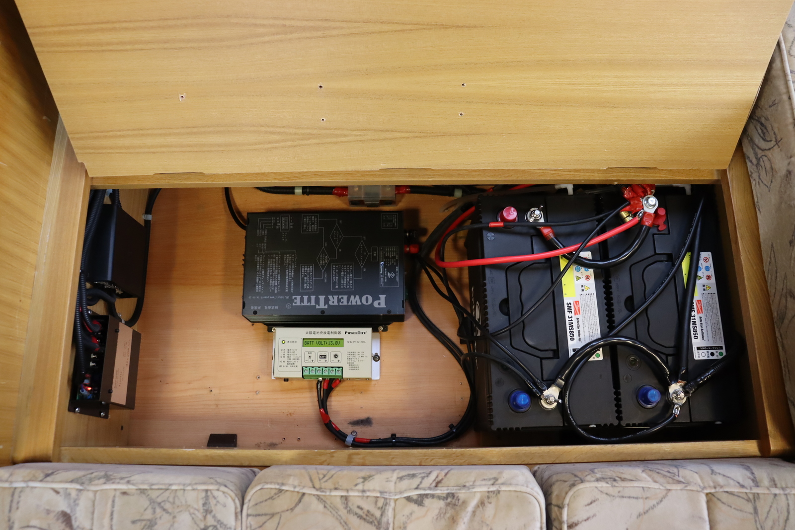 キャンピングカー バンコン ﾊｲｴｰｽ ﾅｯﾂRV ﾍﾟｱ 4WD