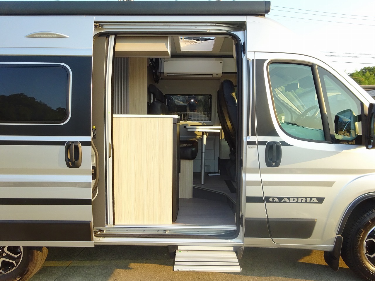 キャンピングカー バンコン ﾃﾞｭｶﾄ ｱﾄﾞﾘｱ ﾂｲﾝ540SP 9AT 家庭用AC