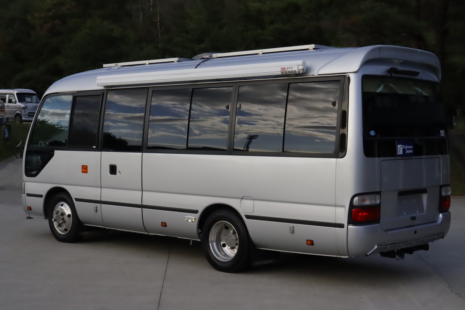 キャンピングカー バスコン ﾘｴｯｾⅡ ﾏﾘﾅRV Lｷｬﾋﾞﾝ