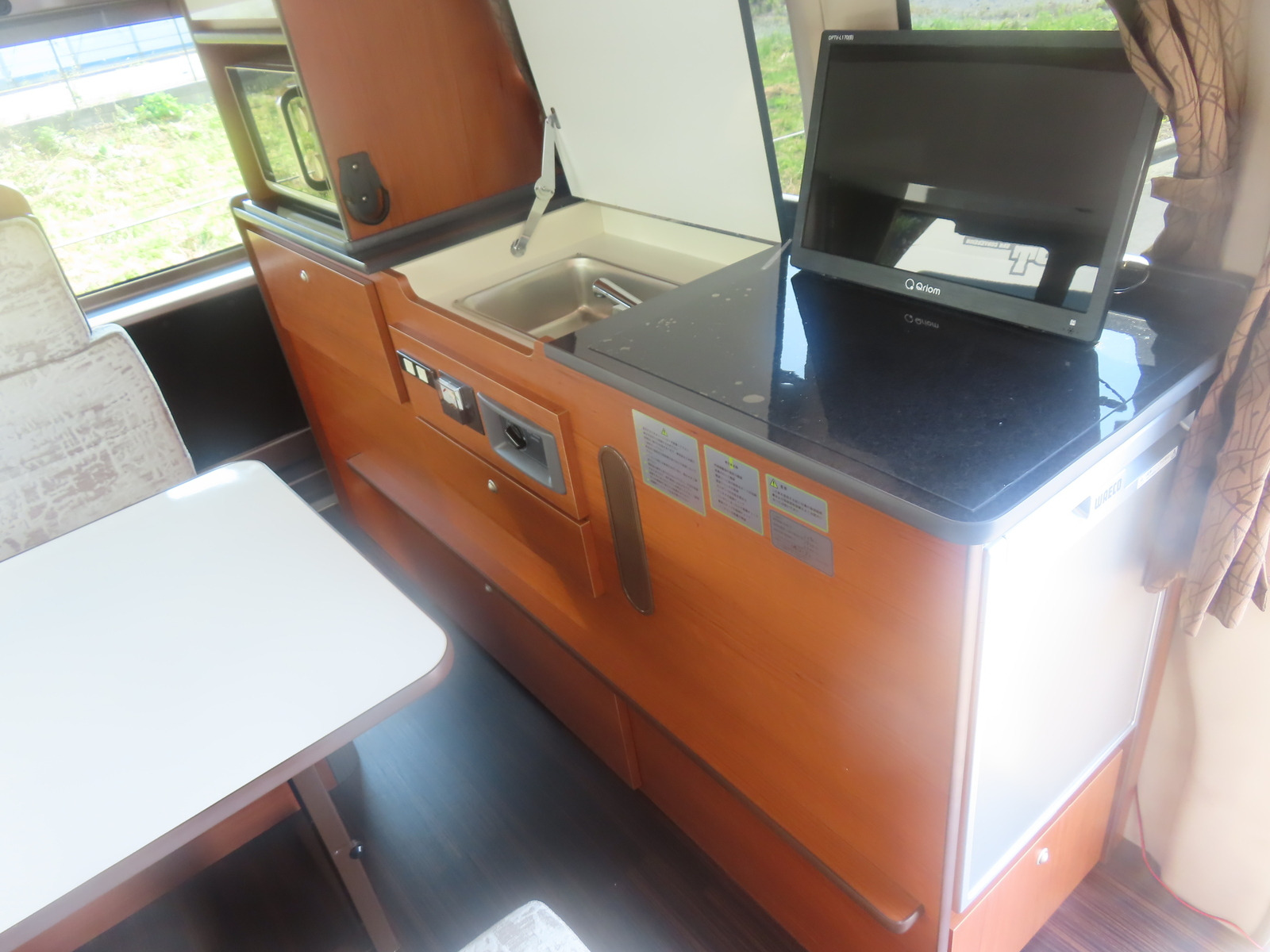 キャンピングカー バンコン NV350ｷｬﾗﾊﾞﾝ ﾛｰﾀｽRV ｲｰﾗｲｽﾞ