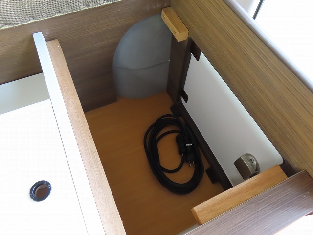 キャンピングカー バンコン NV350ｷｬﾗﾊﾞﾝ ﾊﾀﾅｶ製