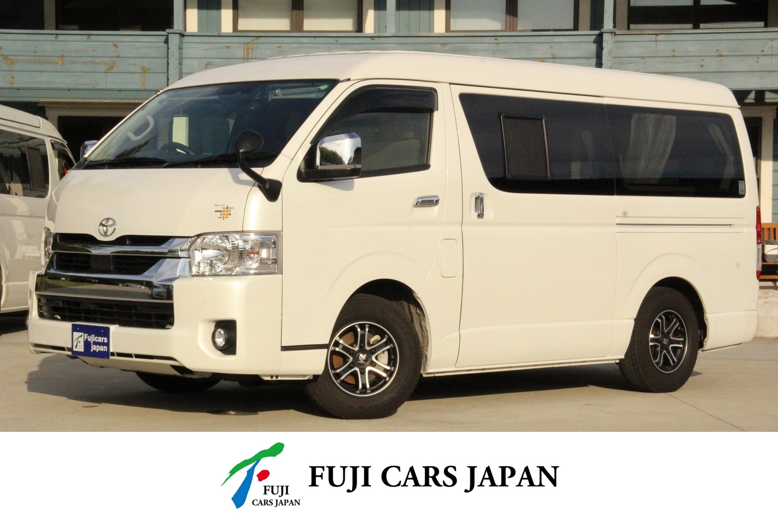 キャンピングカー バンコン ハイエース レクビィ プラスMR 4WD
