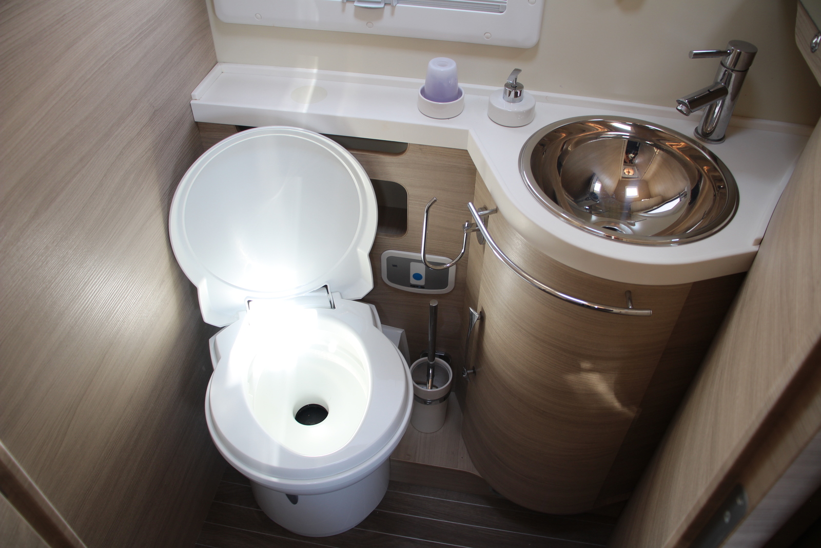 キャンピングカー バスコン ﾃﾞｭｶﾄ ﾓｰﾋﾞﾙｳﾞｪｯﾀ Kﾖｯﾄﾃｸﾉﾗｲﾝ89