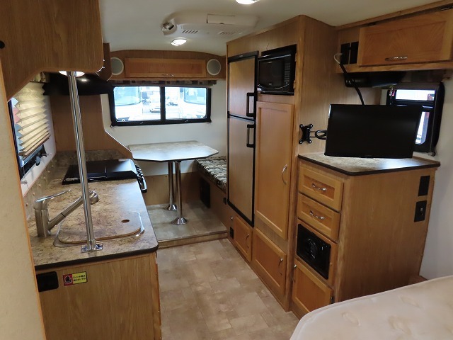 キャンピングカー トレーラー ｴｽｹｰﾌﾟ21 要牽引免許 2軸 ﾙｰﾌAC FFﾋｰﾀｰ