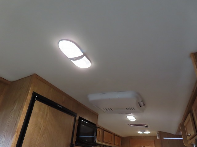 キャンピングカー トレーラー ｴｽｹｰﾌﾟ21 要牽引免許 2軸 ﾙｰﾌAC FFﾋｰﾀｰ